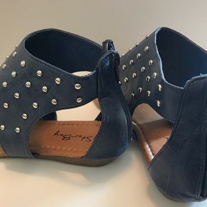 Women’s sandals